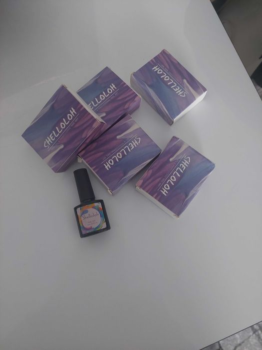 Vând geluri pentru unghii