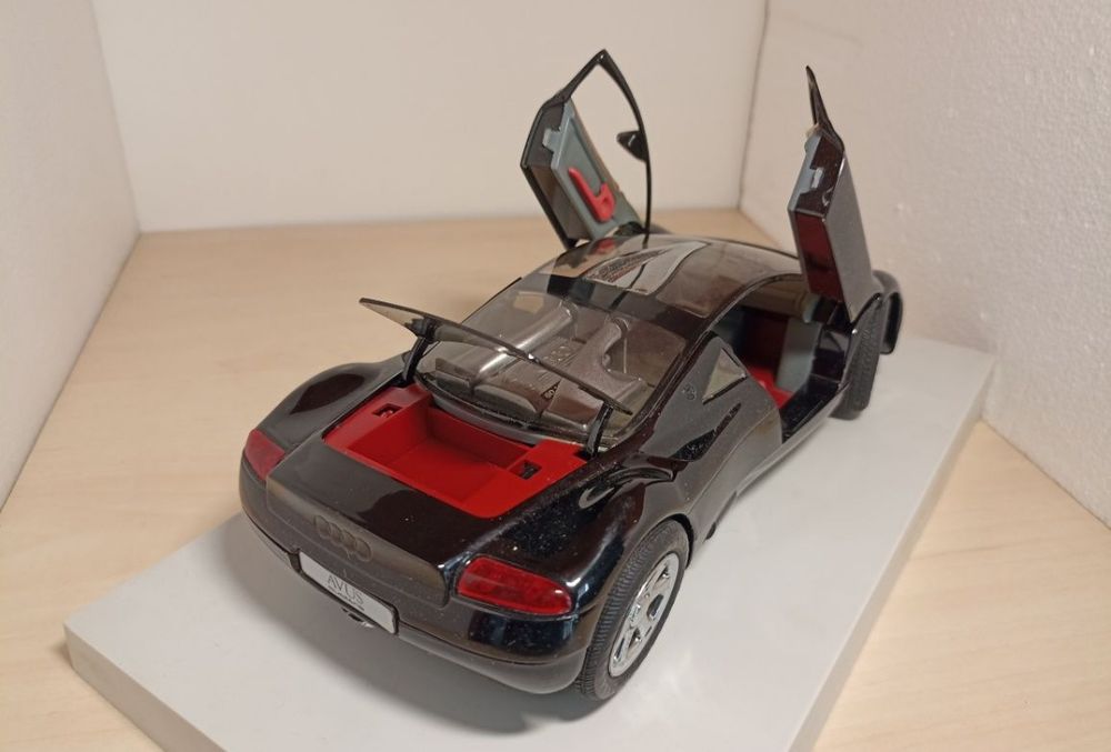 Audi avus quattro 1:18 revell