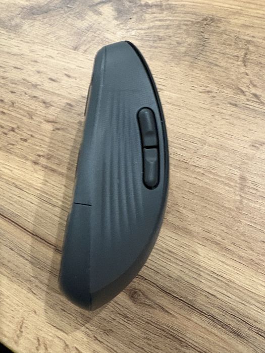 продаю компьютерную мышку logitech M650L