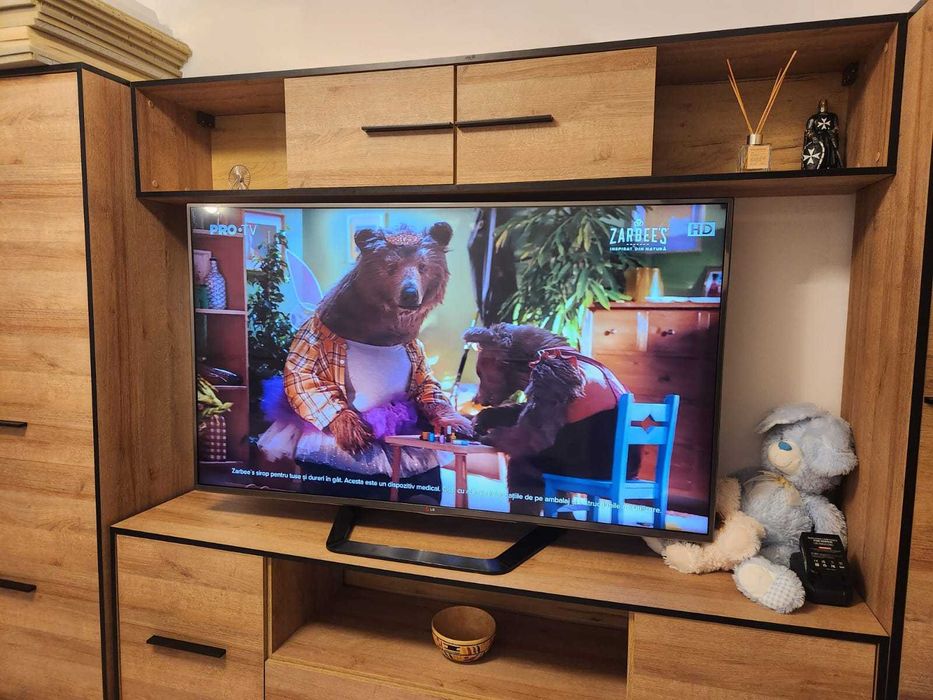 Televizor LED LG 3D 152 cm/ Netflix / Youtube + suport perete