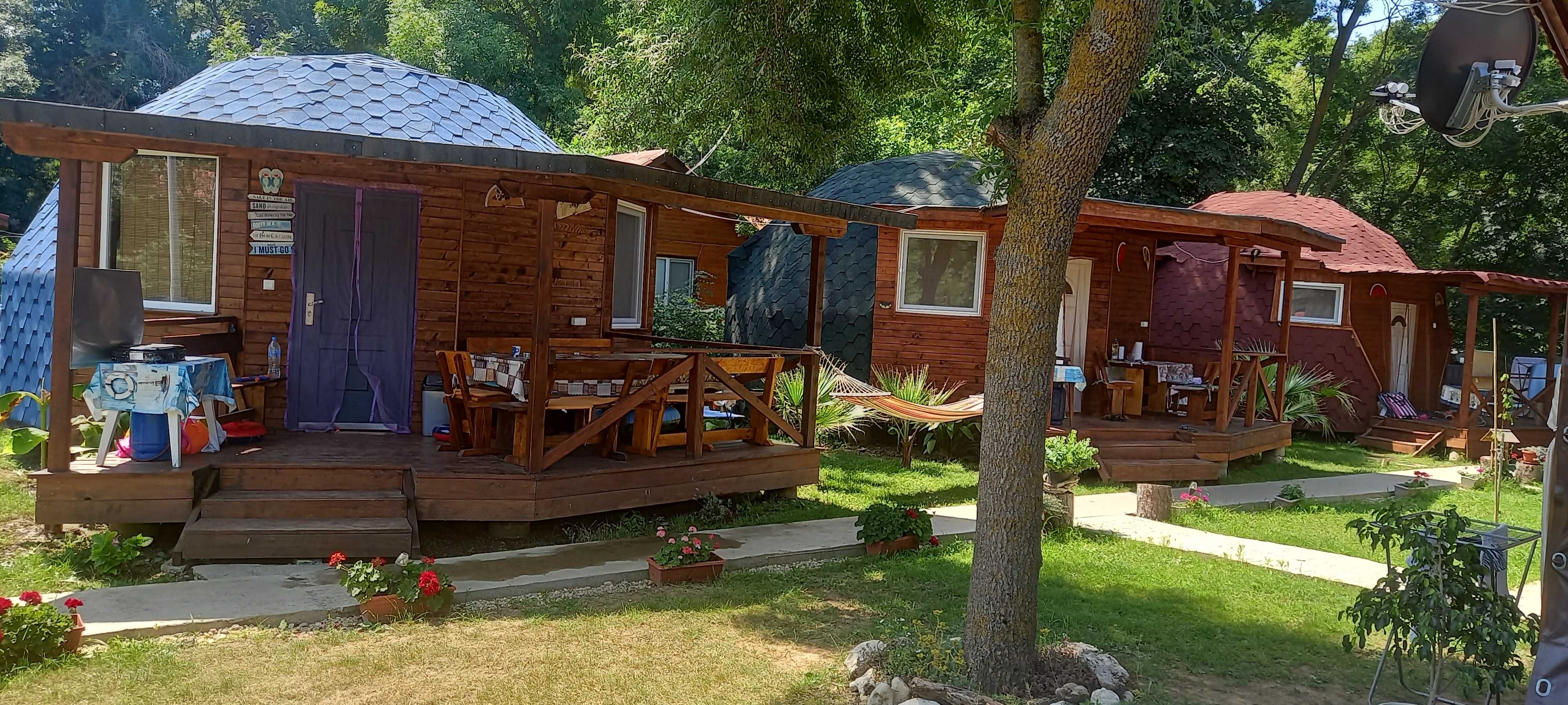 Куполни Бунгала Арапя