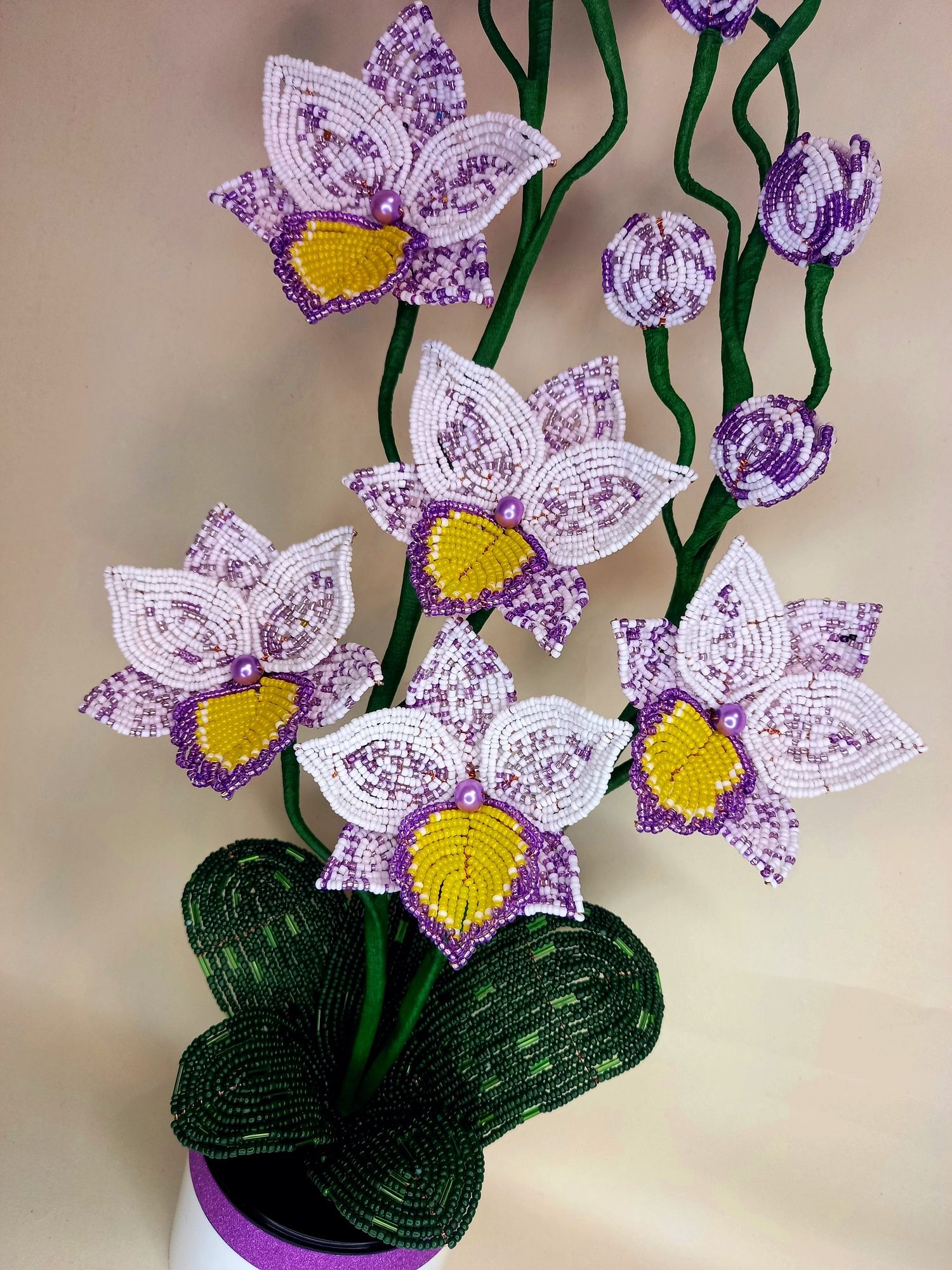 Орхидея Подарок цветы из бисера