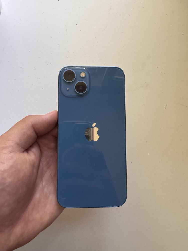 iPhone 13 в отличном состоянии