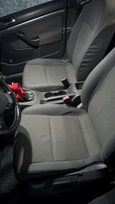 Vând golf 5 1.9 105 bls