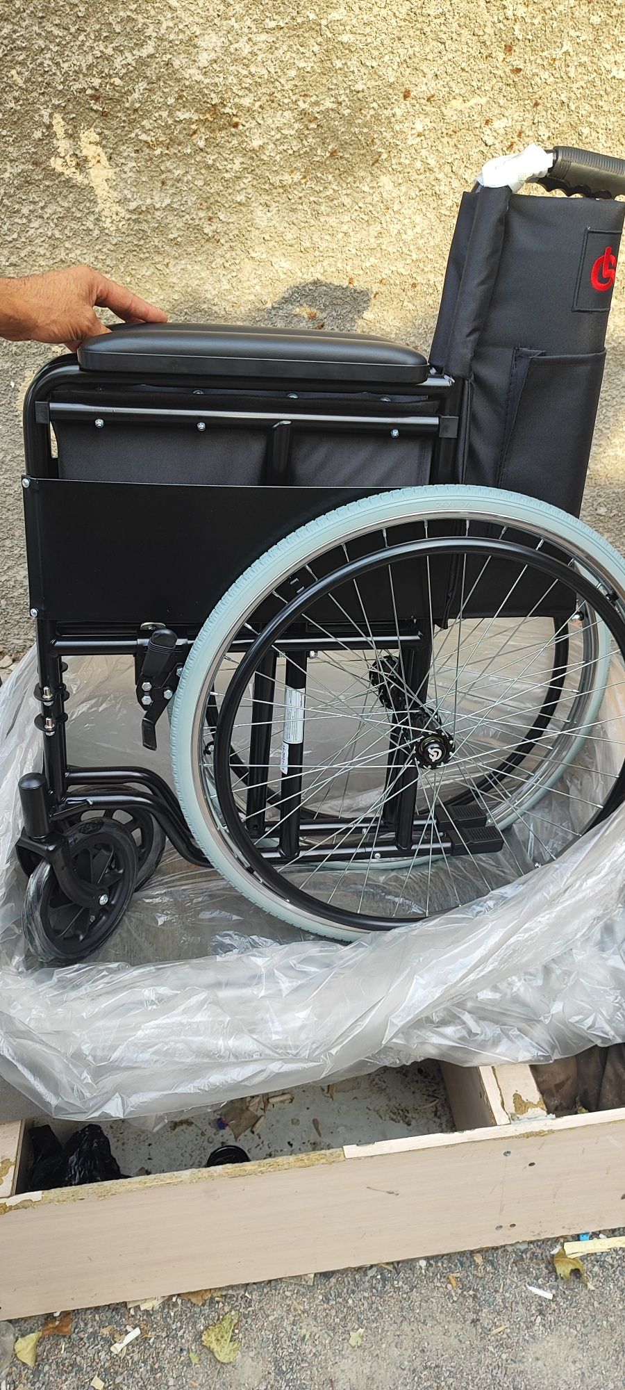 Инвалидноя коляска новая не пользовались