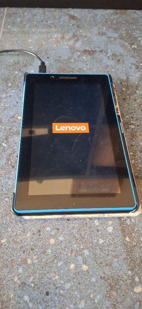Таблет Lenovo Tab3 7"