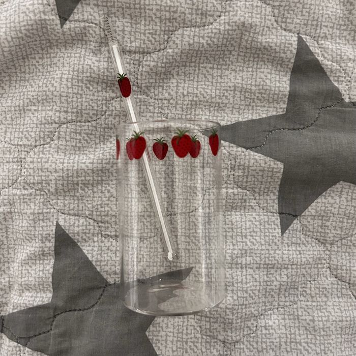 Стеклянный милый стаканчик с трубочкой. Аниме «Нана»