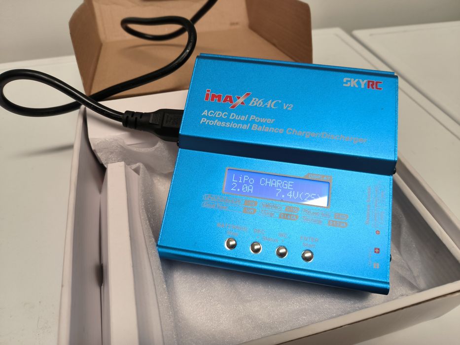 Зарядно за акумулатори всички видове skyrc в6ас