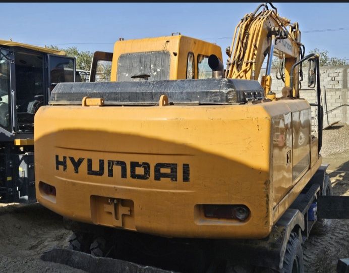 СРОЧНО!! Сотилади экскаватор Hyundai 1400 талик Йили 2006