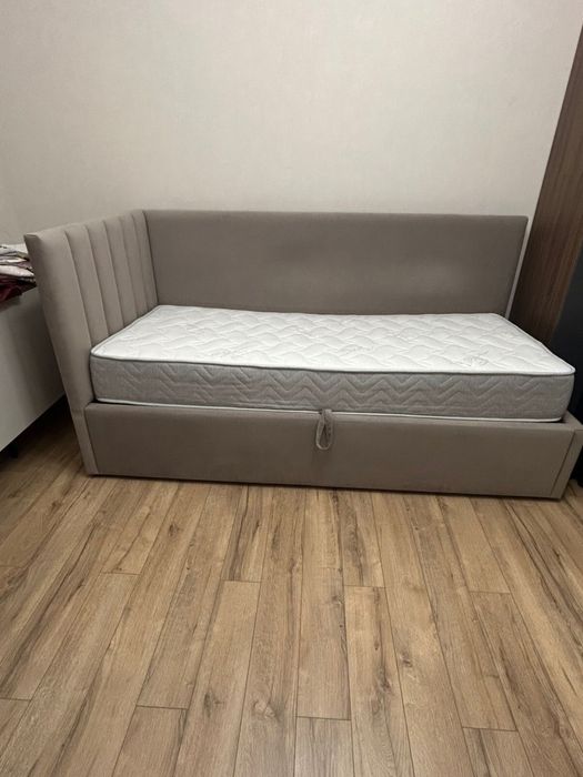Продам 1 спальную кровать
