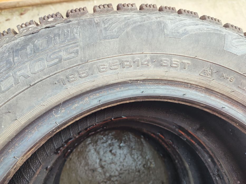 Продам покрышки зимние