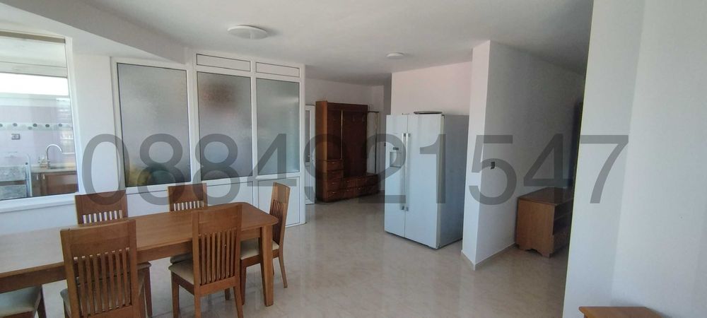 Продава апартамент 140 кв.м в центъра-5 етаж-непоследен