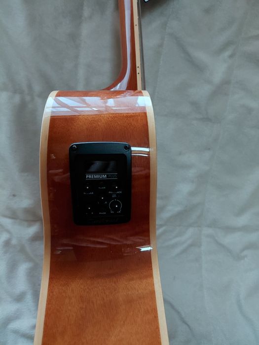 Vand chitara electroacustica Tanglewood