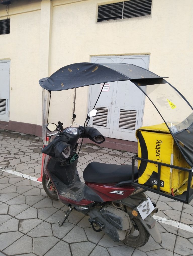 Ветровик / Крыша / Дождевик / Зонт для мопеда, скутера, мотоцикла.
