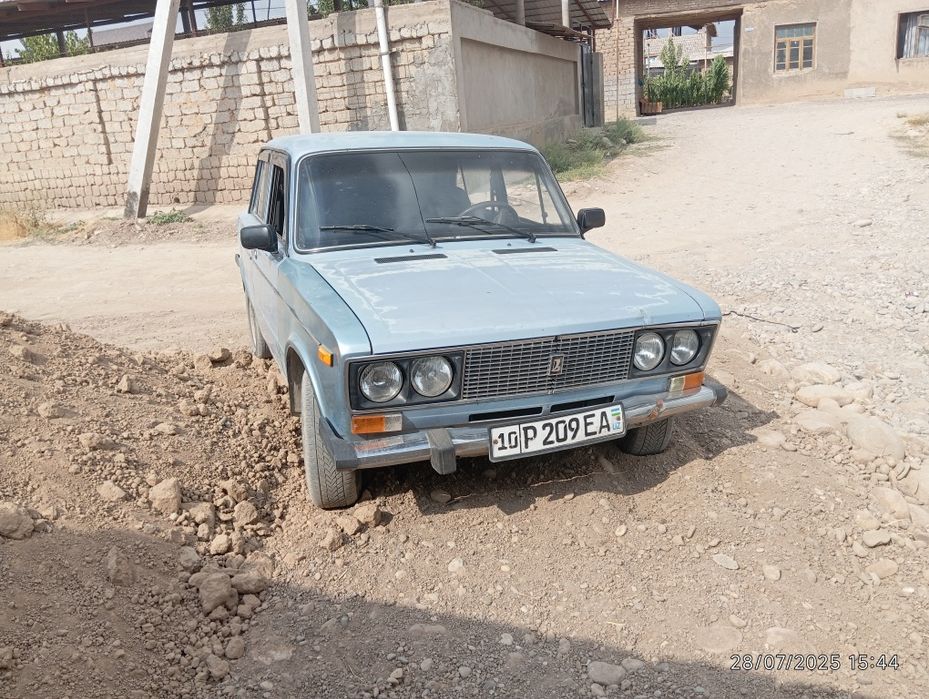 Vaz 2106 mashinasi sotiladi
