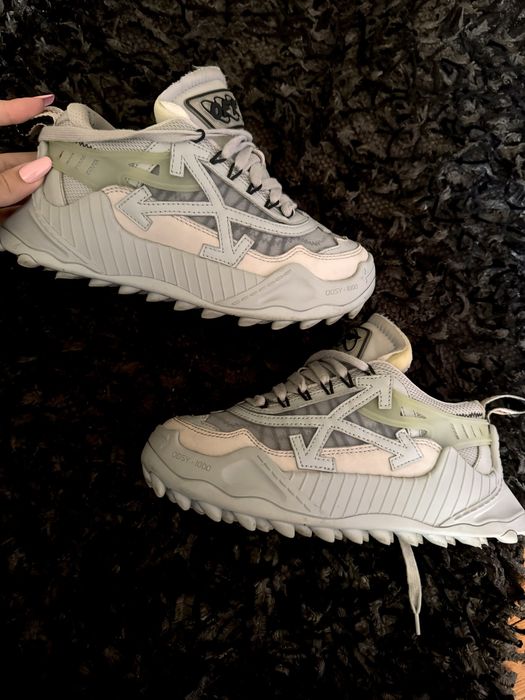 Vand adidasi off white odsy grey