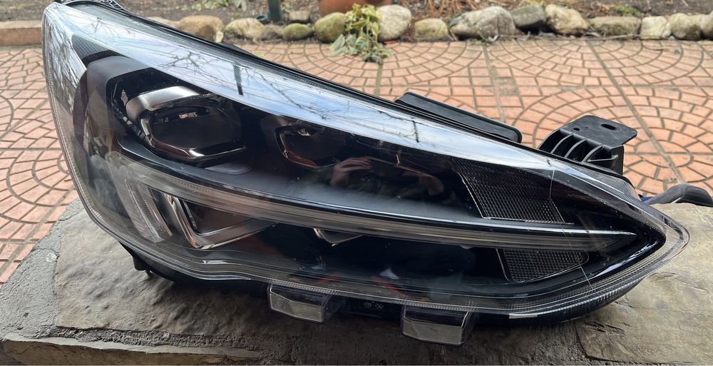 Десен фар за Ford Focus MK4 FULL LED Оборудван!