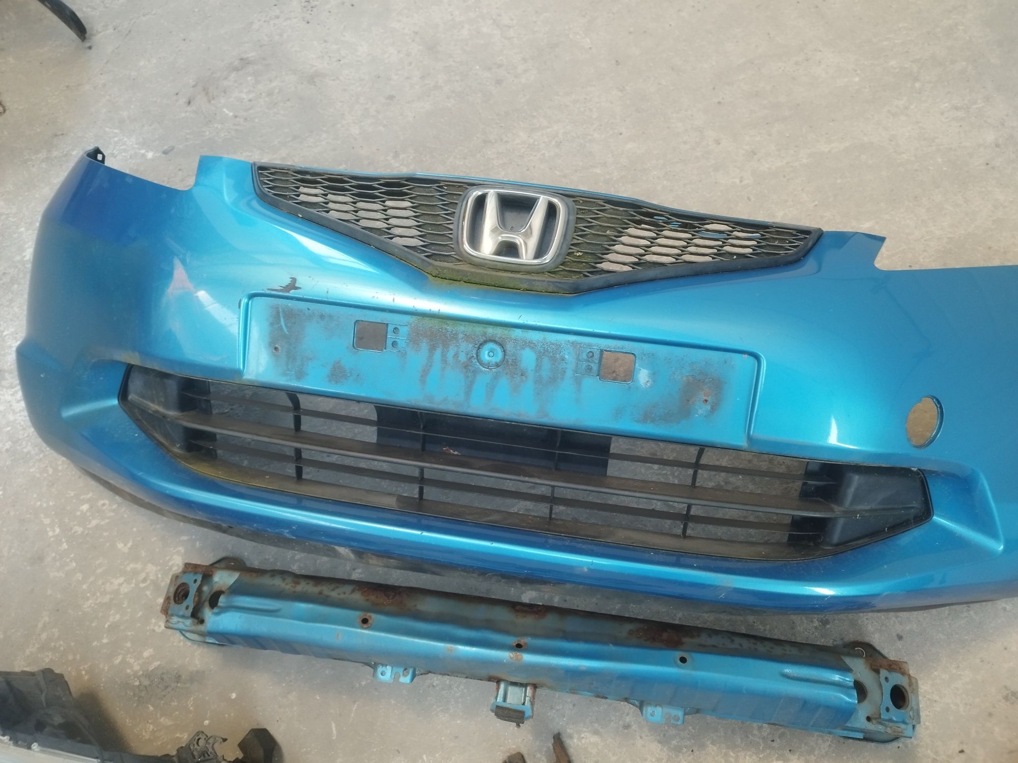 Предница за хонда джаз  honda jazz