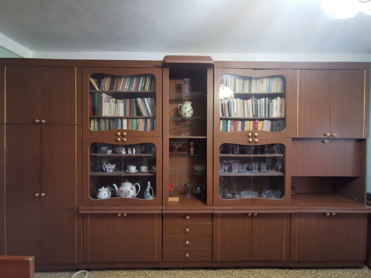Стенка шкаф для зала