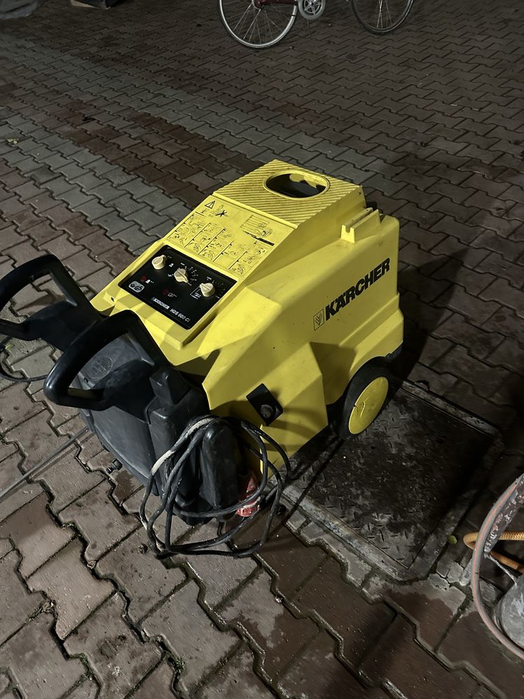 Spalator cu presiune karcher cu incalzire