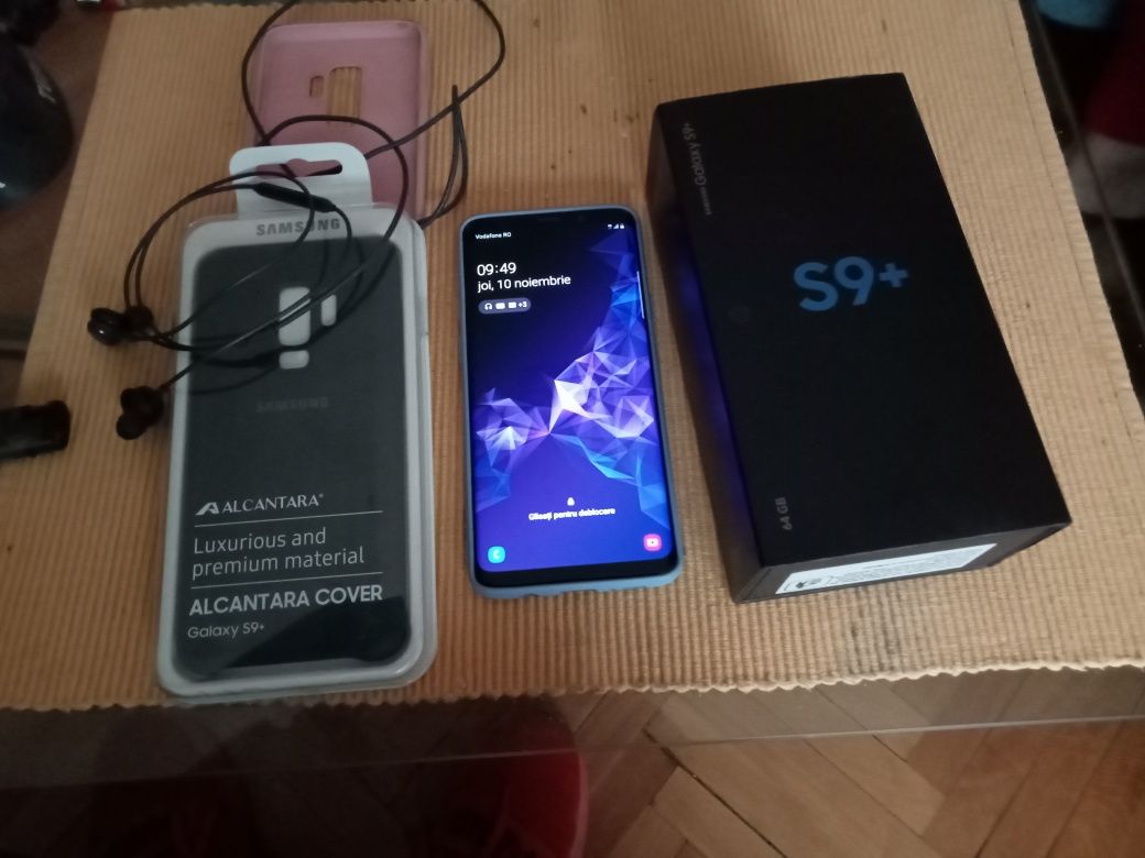 Vand Samsung S 9 plus ,cutie originala ,căști AKG ,huse Alcantara i