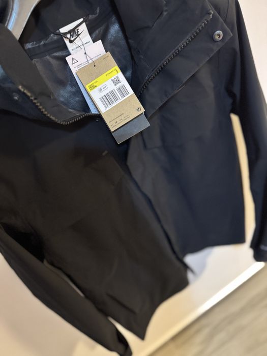 Pelerina NKIE NOUA- unisex  de la 1100 lei la 600 lei