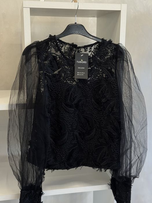 Официална блузка в черно