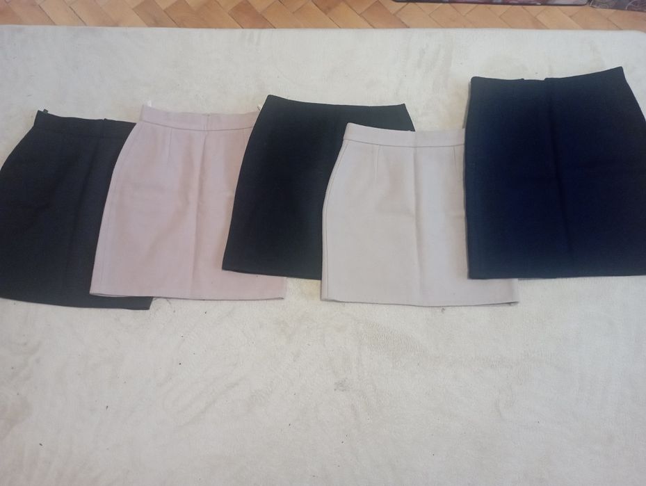 Къси вълнени поли, размер XS, S