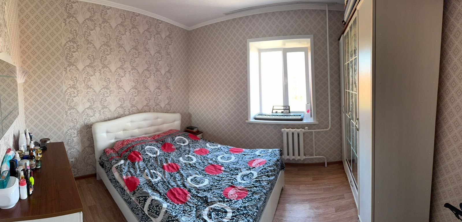 Продам отличную  3-х комнатную  квартиру в микрорайоне  Сары арка.