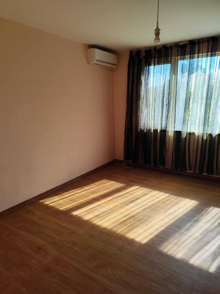 Дава се под наем Едностаен апартамент в Русе, Център - 45 кв.м за 255 € - Снимка #4