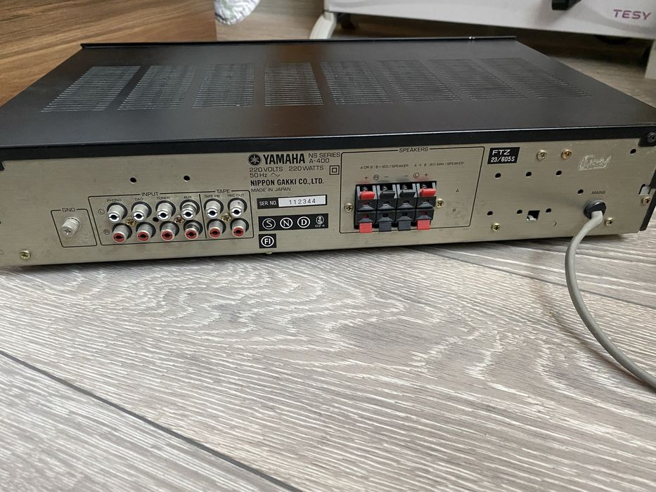 Усилвател Yamaha A400