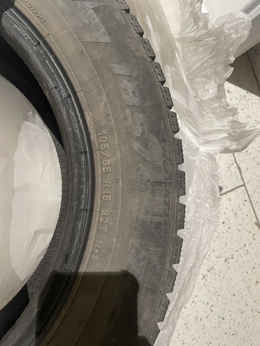 Зимние шины 185/65 R15