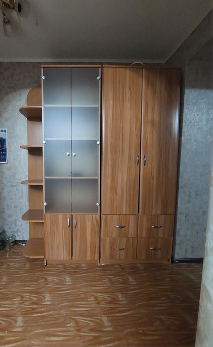 Пррдается шкаф для прихожей 30000тг