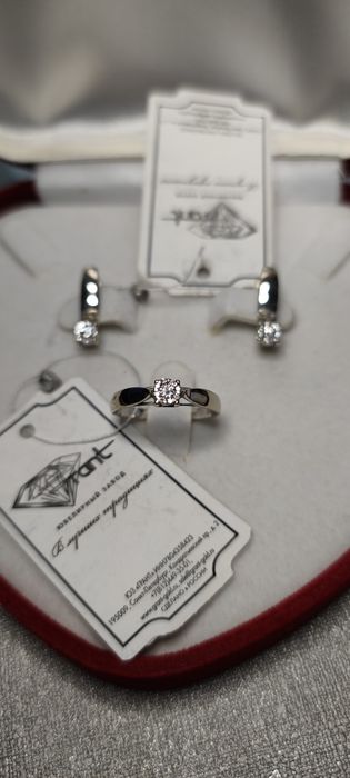 Золотой набор с бриллиантами 550000и