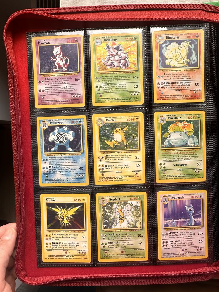 Vand carti pokemon base set