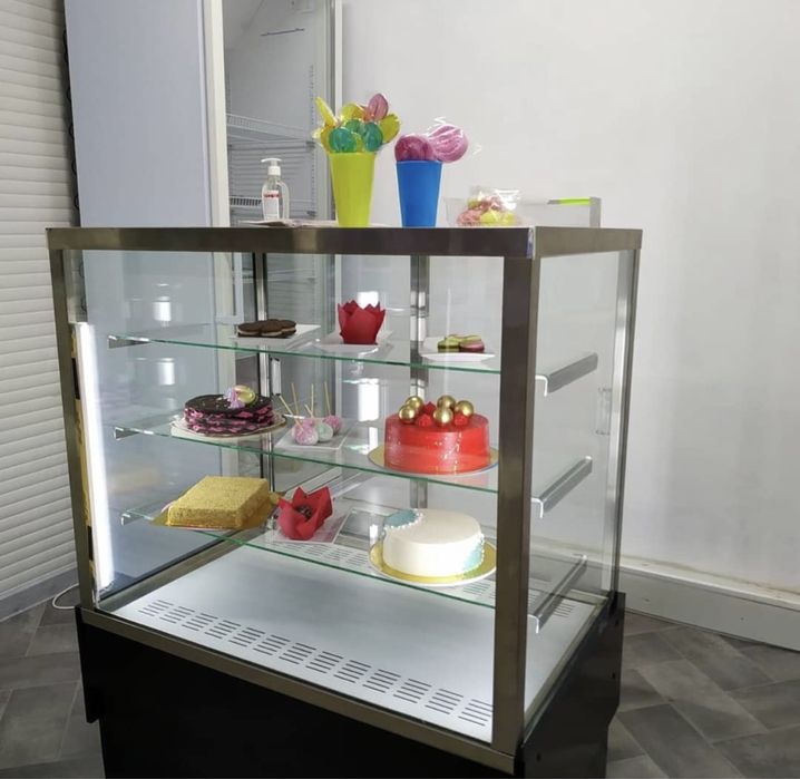 Кондитерская витрина Холодильная витрина