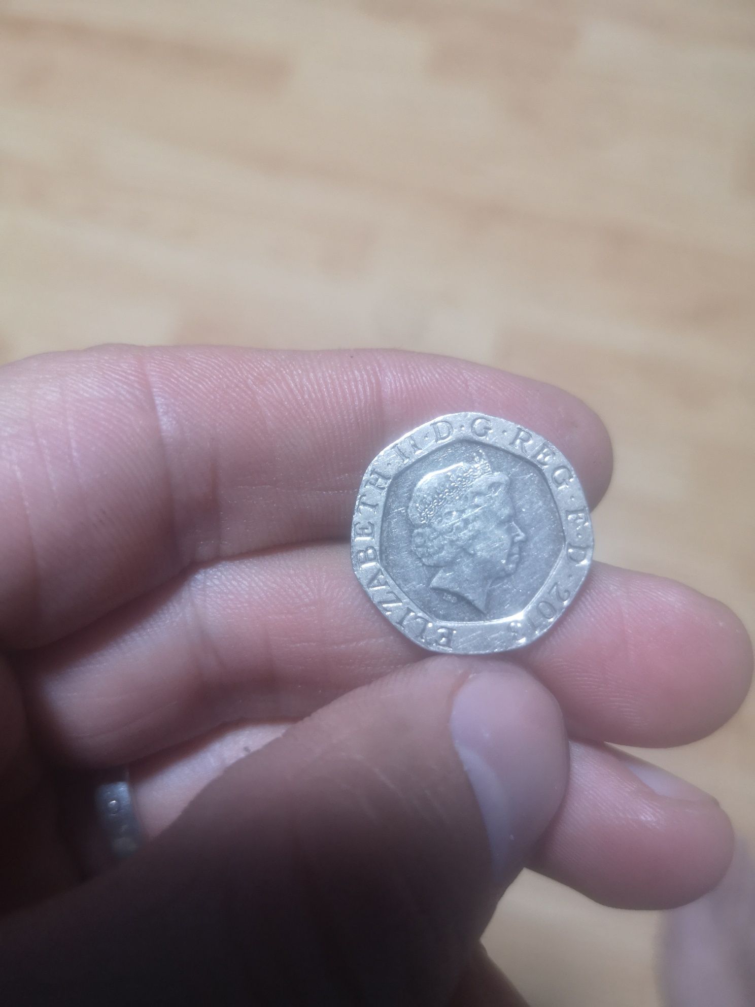 Monedă rară 20 pence 2013