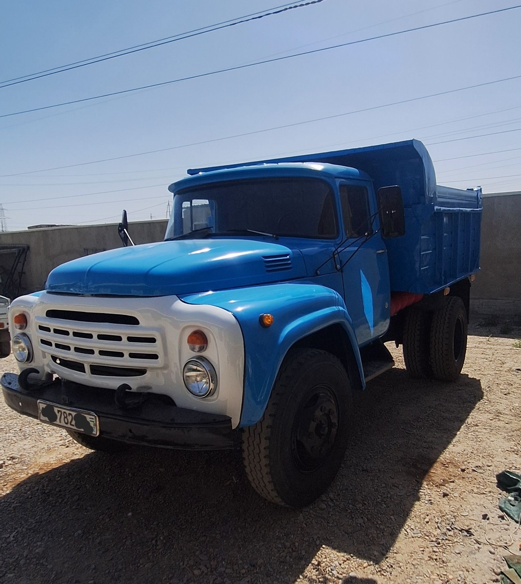 Zil 130 samosval