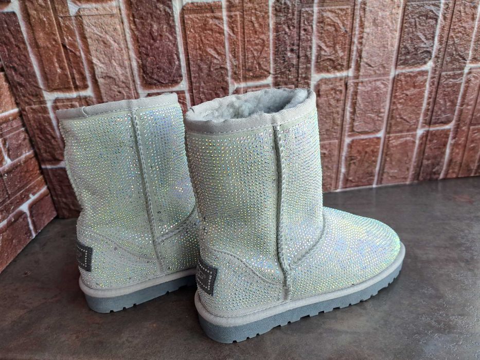 дамски ботуши,зимни обувки,боти,апрески,UGG номер38