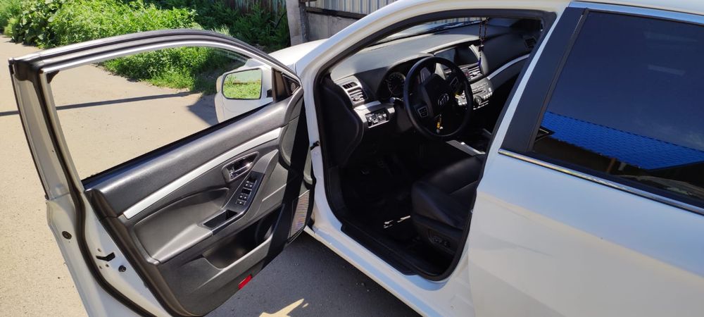Срочно продам Lifan cebrium 2014 г.в газ- бензин. Авто в хорошем состо
