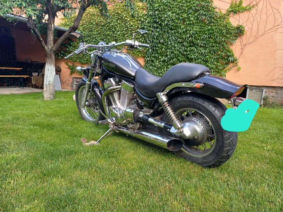 Suzuki Intruder V5 1400.