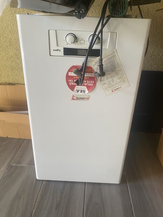 Centrala termica murala pe gaz Protherm