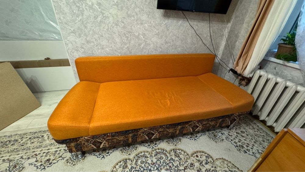 Продам диван в отличном состояний