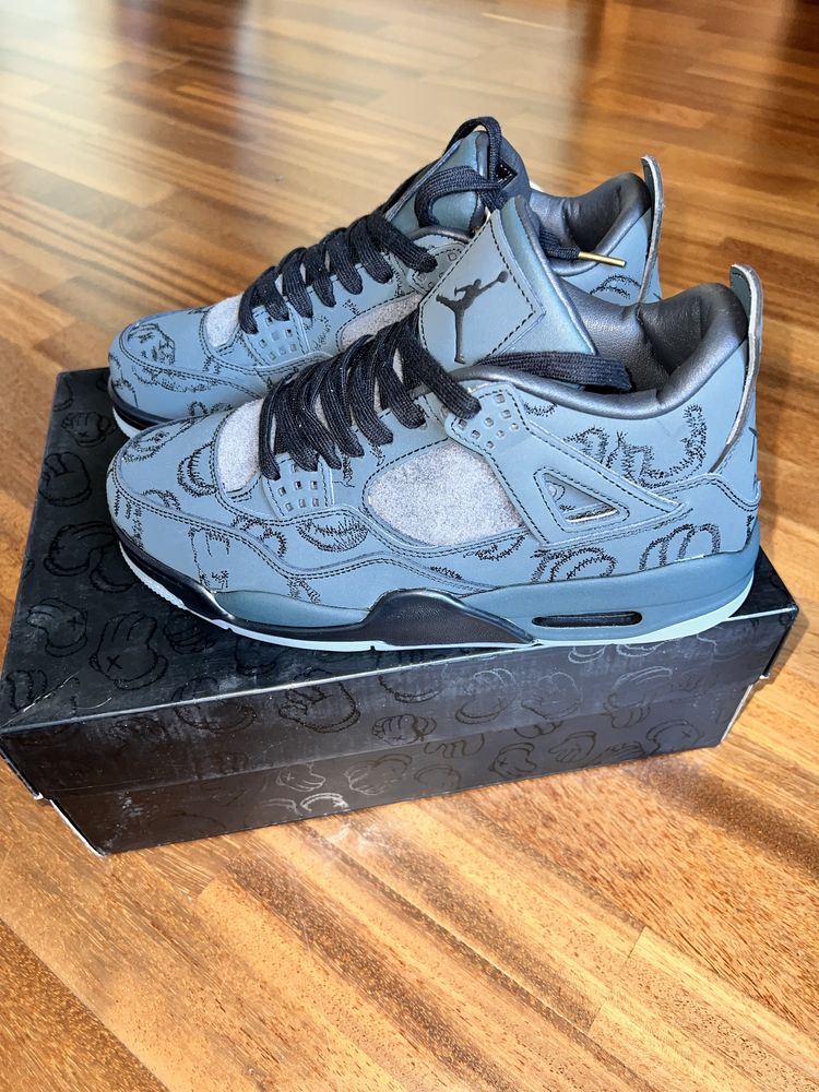 Air Jordan 4 Black Kaws marimea 43