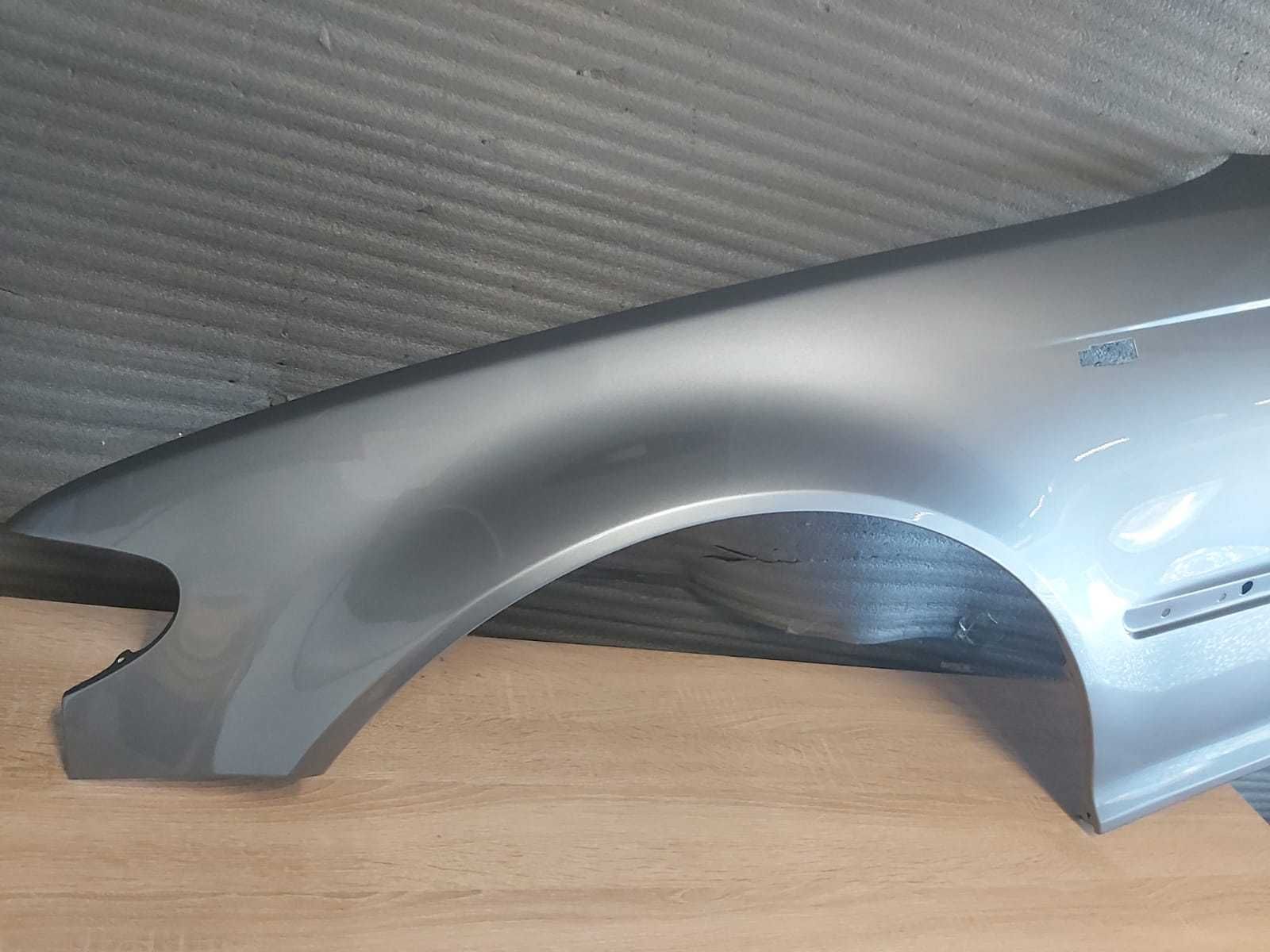 Aripa Fata Stanga BMW E46 An 2002-2005 (A08 (Gri))