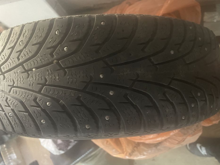 Продам шины R15 195/65