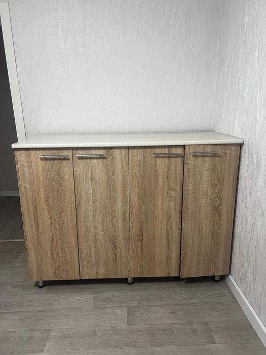 Продам Шкаф островок в идеальном состояний!