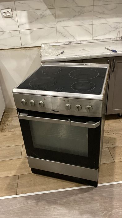 Срочно продам электрическую плитка б/у в хорошем состоянии