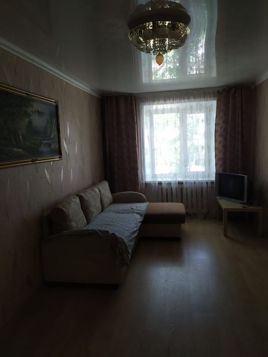 Отдам бесплатно два дивана в зал и в спальню