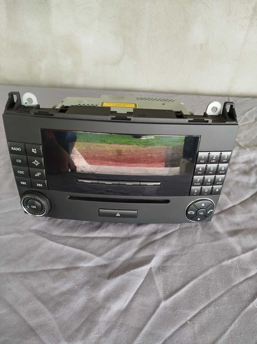 CD-Player auto Original Mercedes model: MF 2550. In stare bună